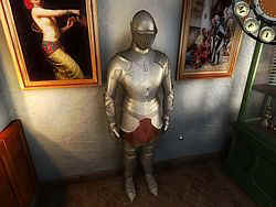 Nice armour dawdling at the antiquities dealer