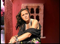 Giulia MacKowen - her father was in search for the obsidian disk