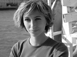 Caroline Charl�ty plays Karen Gijman 